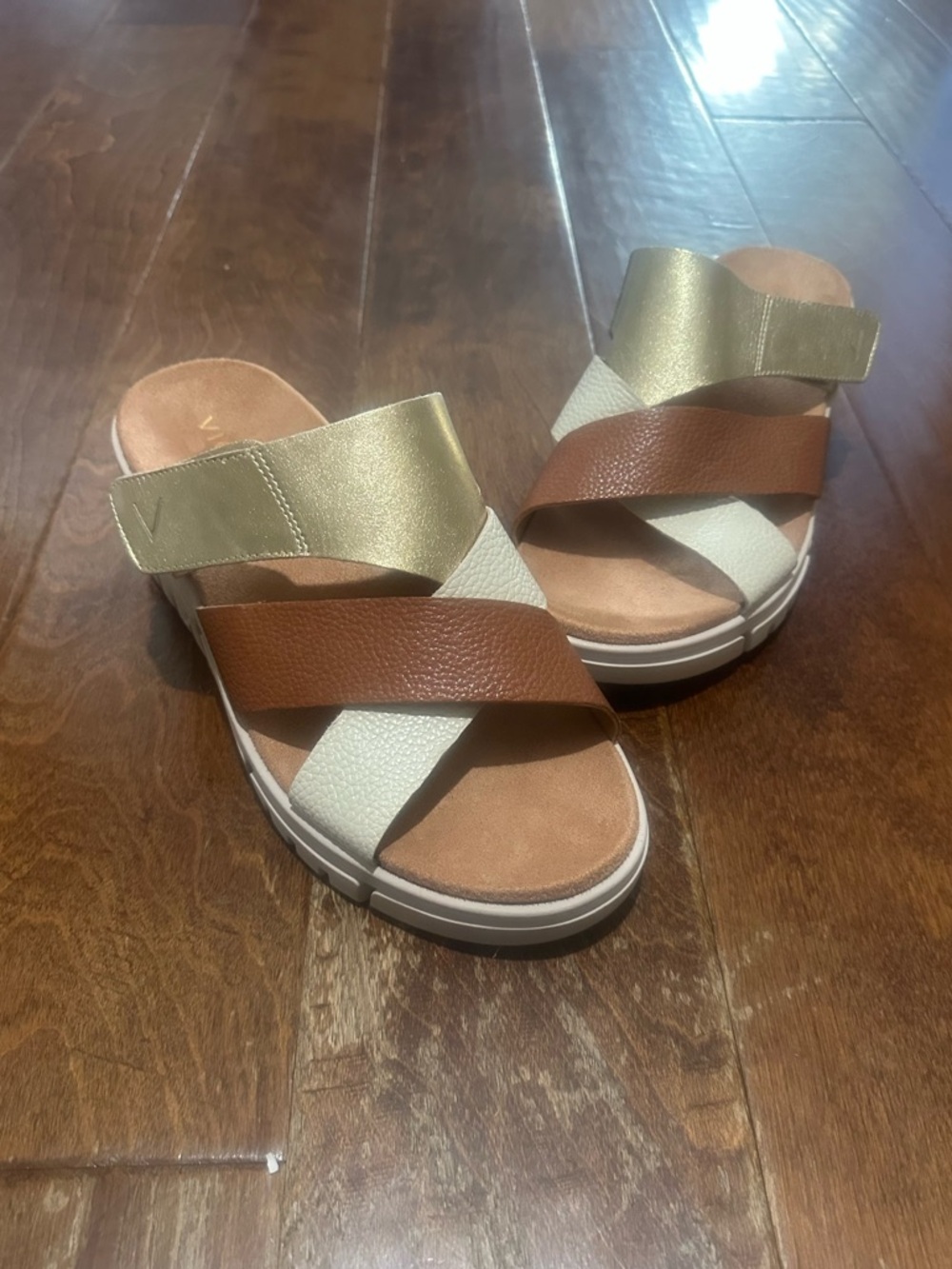 Vionic Uptown Sunset Crisscross Slide Sandal